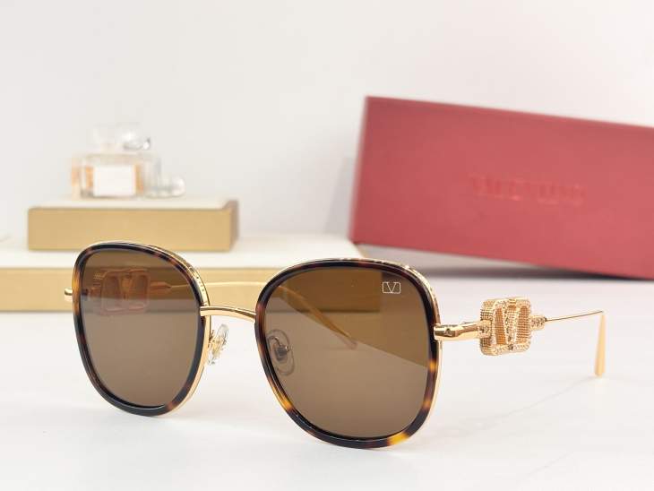 Picture of Valentino Sunglasses _SKUfw75760477fw